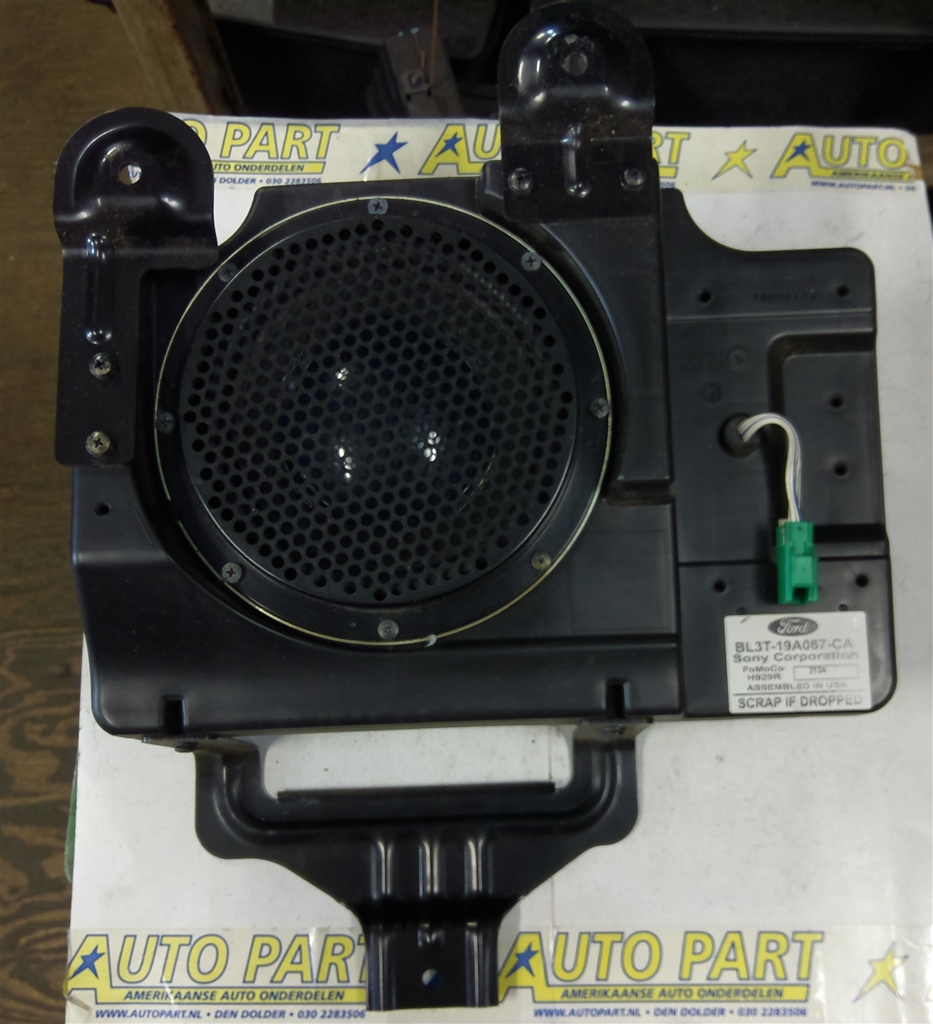 Ford F150 subwoofer/speaker 2011-2014