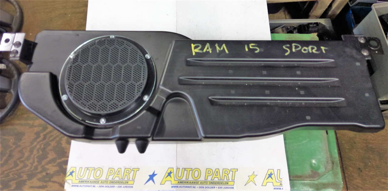 Dodge Ram 1500 subwoofer 2009-2017