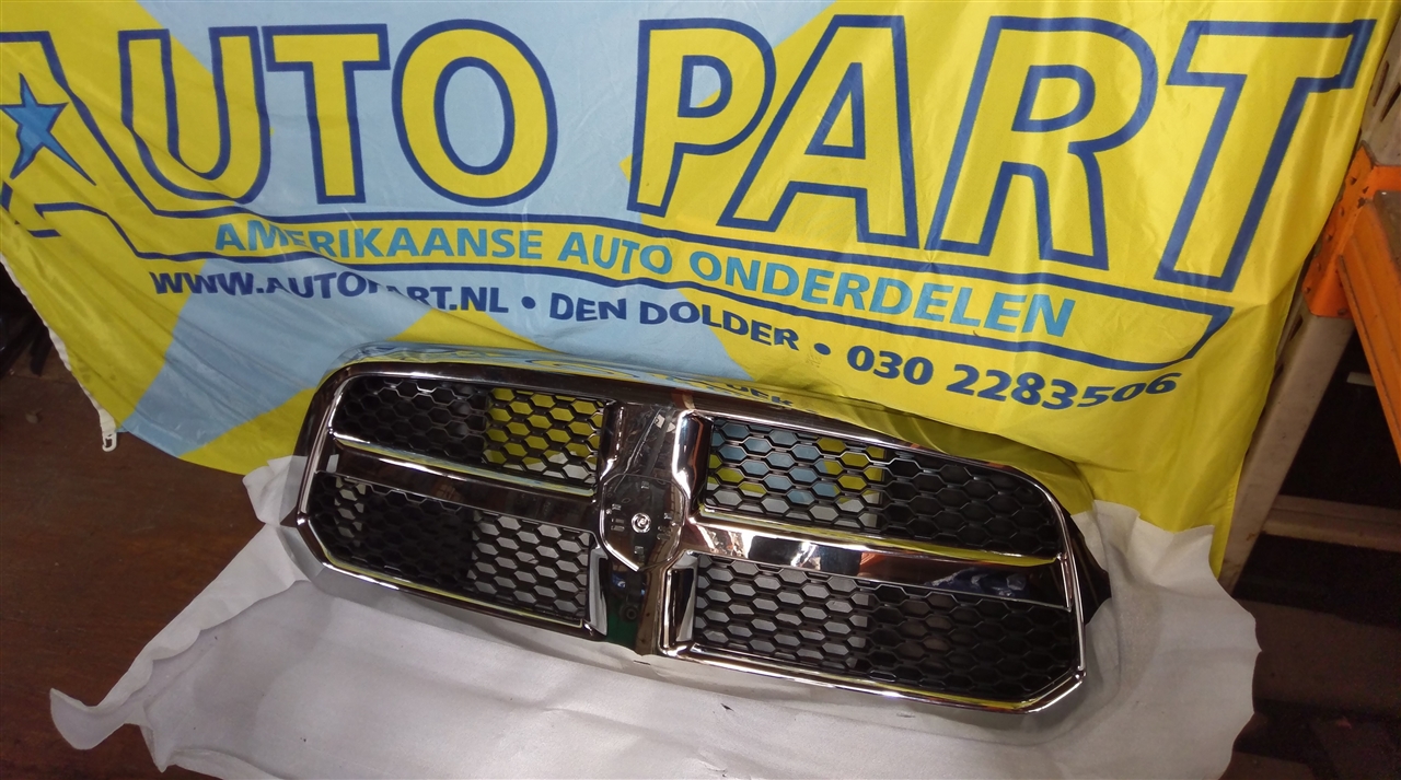 Dodge Ram pickup chroom grille 2013-2018