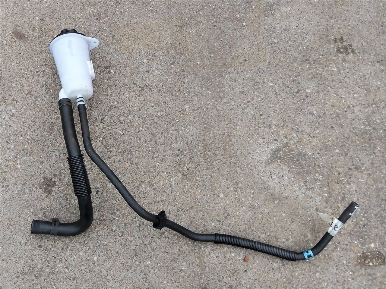 Ford F350 reservoir ps pomp 2011-2016