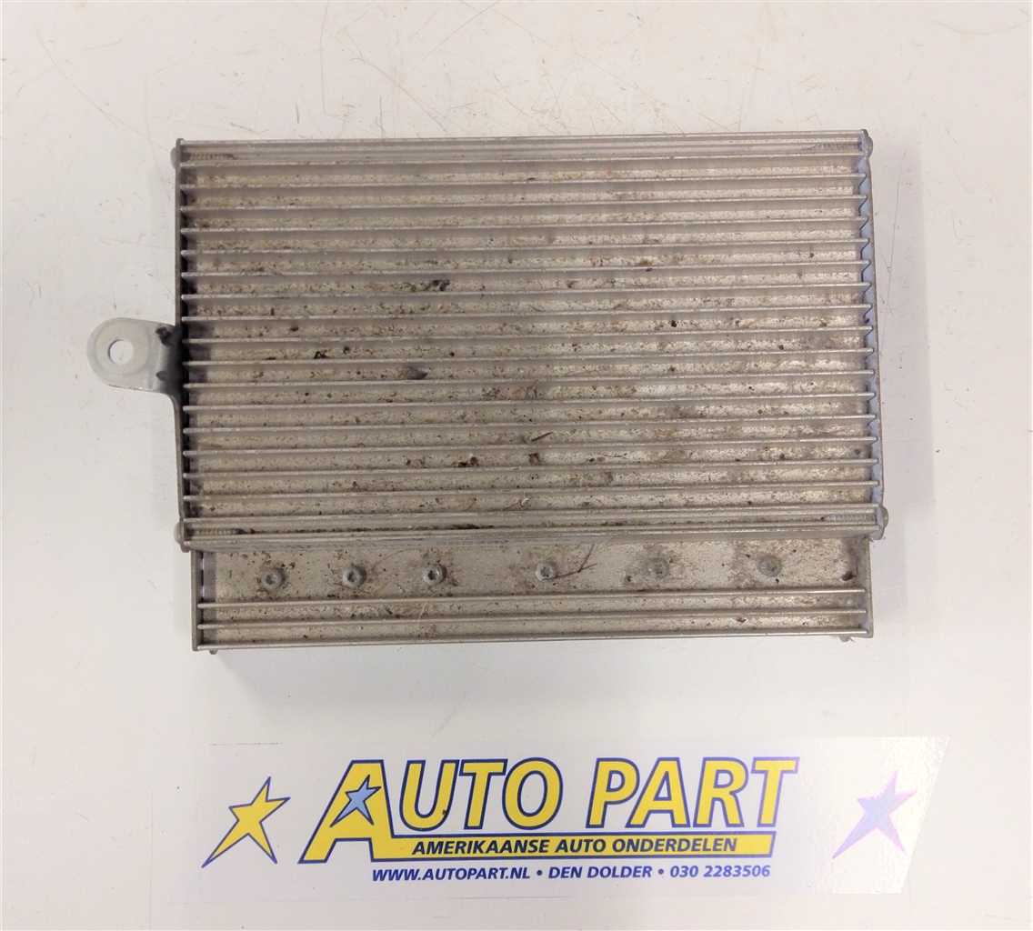 Dodge Ram 1500 versterker 2003-2004