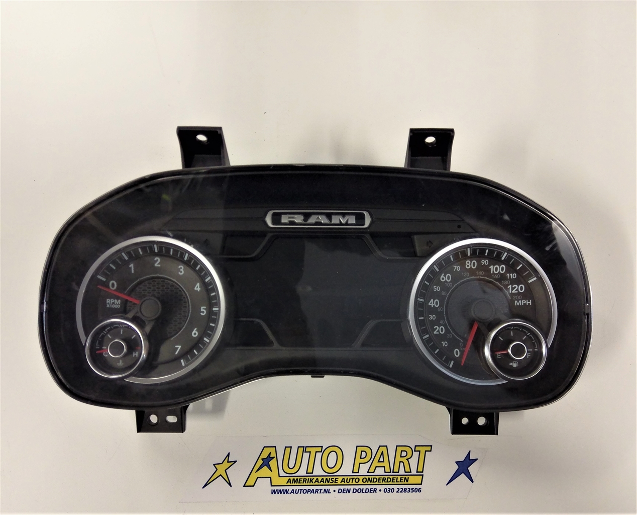 Dodge Ram 1500 dashboard klok 2020