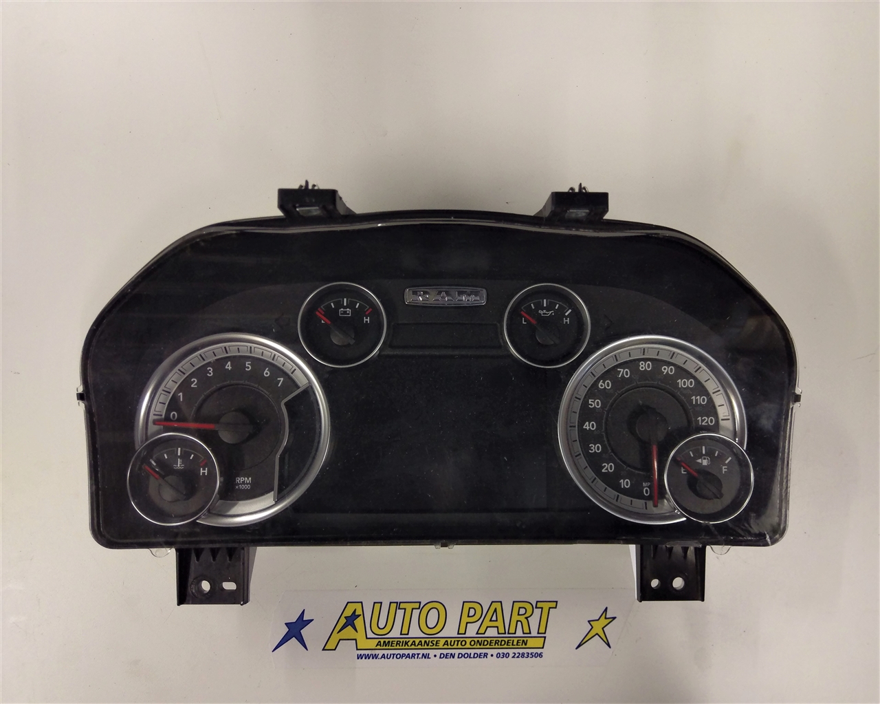 Dodge Ram pickup dashboard klok 2013-2014
