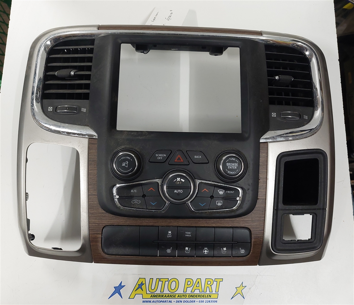 Dodge Ram pickup dashboard airco/radio paneel 13-18