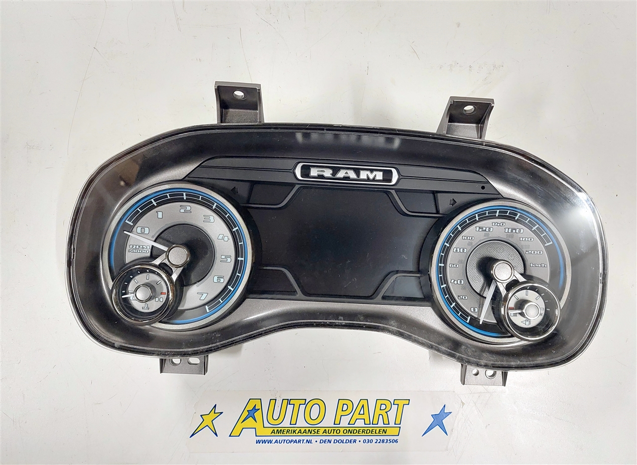 Dodge Ram pickup dashboard klok 2020