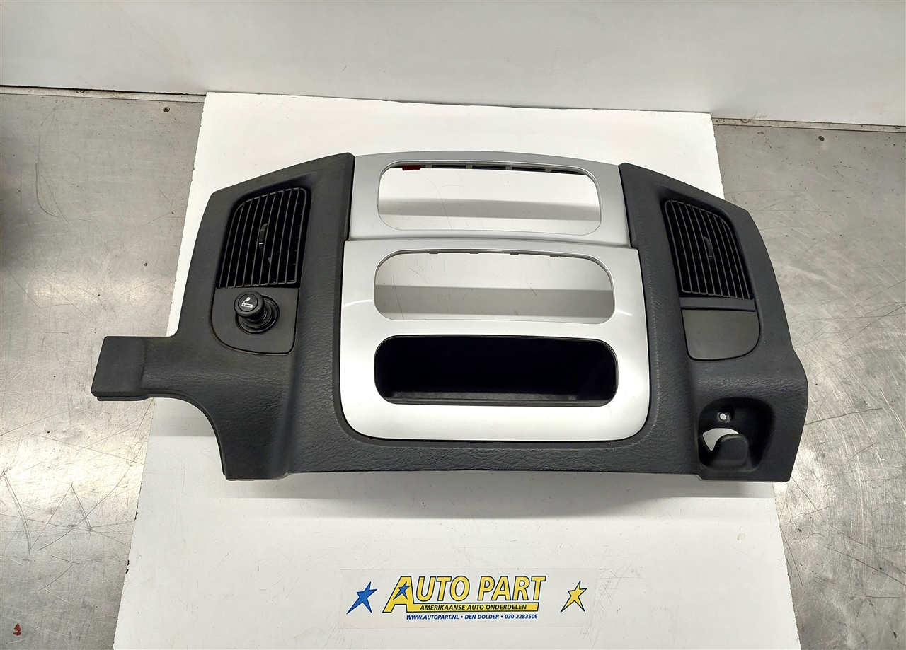 Dodge Ram pickup dashboard airco/radio paneel 02-05