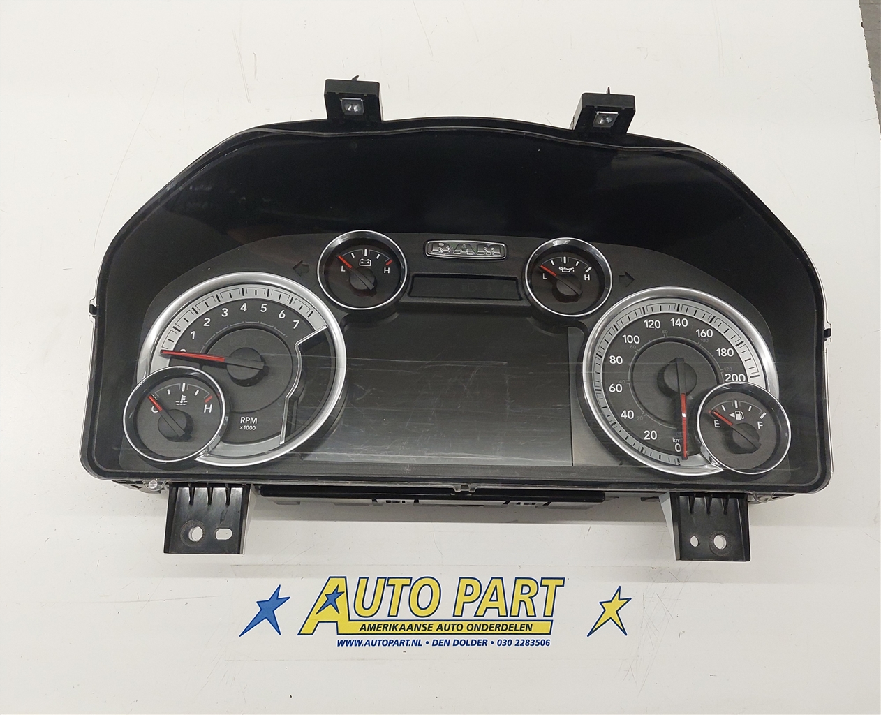 Dodge Ram pickup dashboard klok km/h 2016