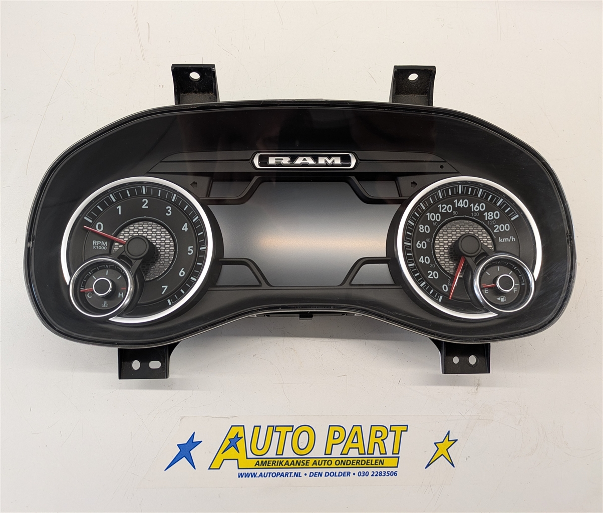 Dodge Ram 1500 dashboard klok 2020